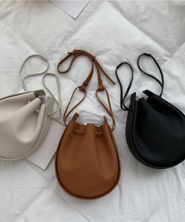 ソフトレザー2way巾着バッグ