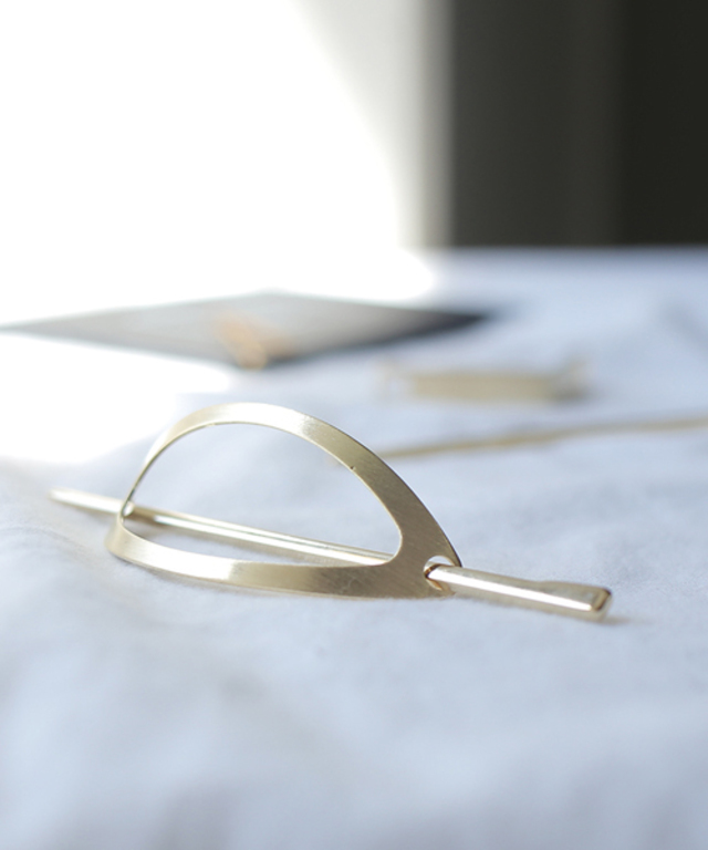 ビジュー付きスティックのジオメトリックマジェステ[スクエア]