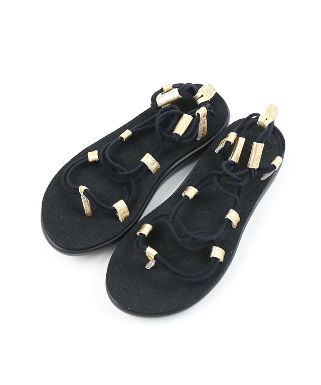 ボヤインフィニティメタリック サンダル