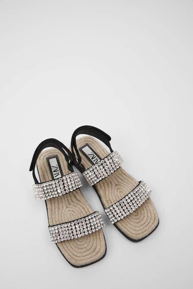 ビジュー付きフラットサンダル