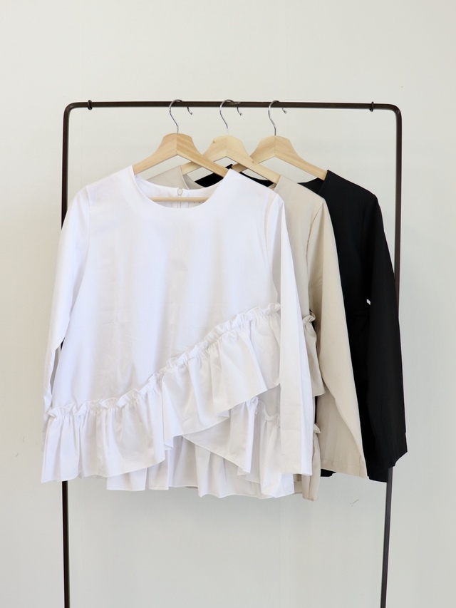 裾フリルデザインカットソー