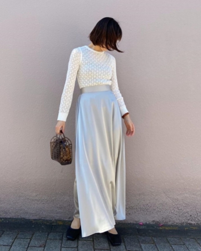 レフアマットサテンフレアスカート