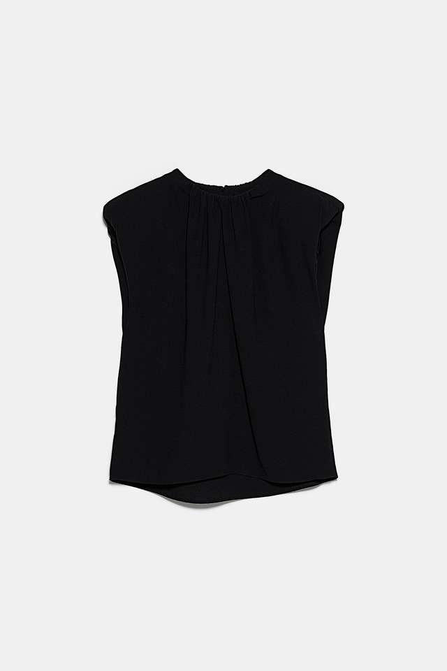 肩パッド入りトップス