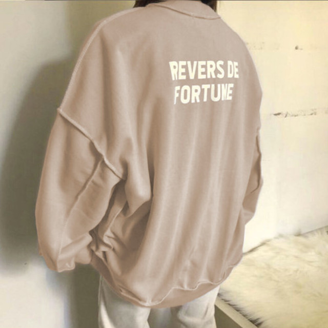 バックプリントオーバーサイズトレーナー