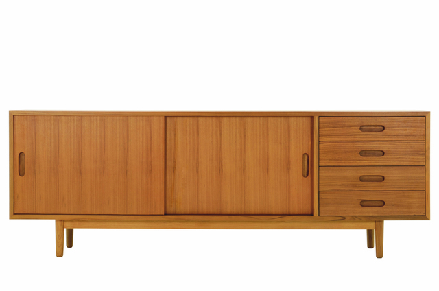 Foundation アシンメトリーサイドボード