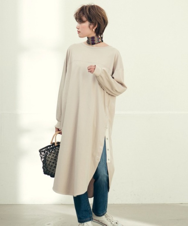スムース裾ボタンロングワンピース