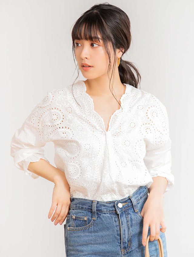 コットンレースVネックブラウス