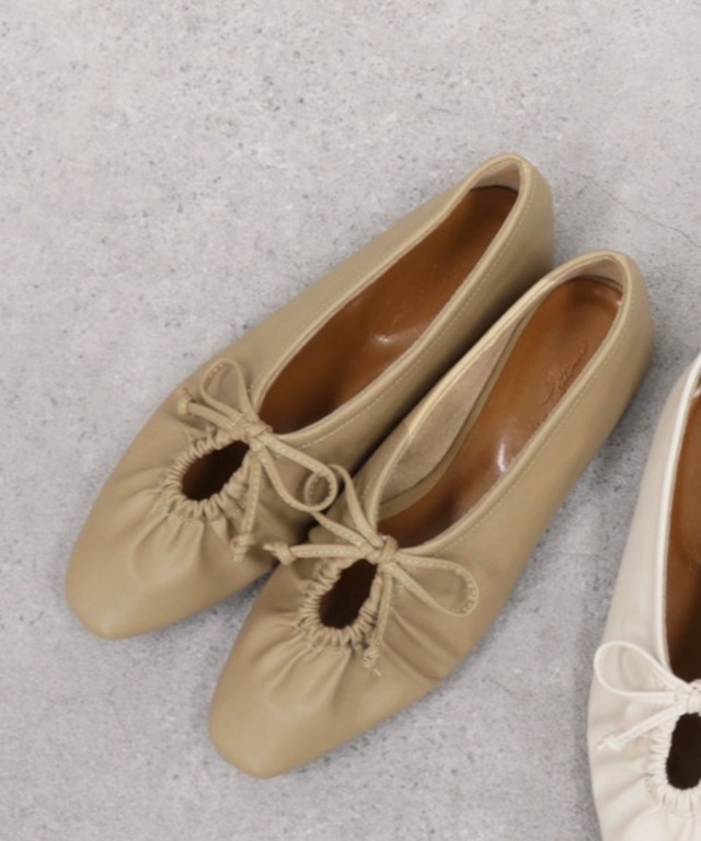 ギャザーフロントカットフラットパンプス