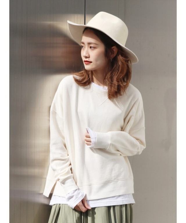 クルーネックサイドスリットスウェット