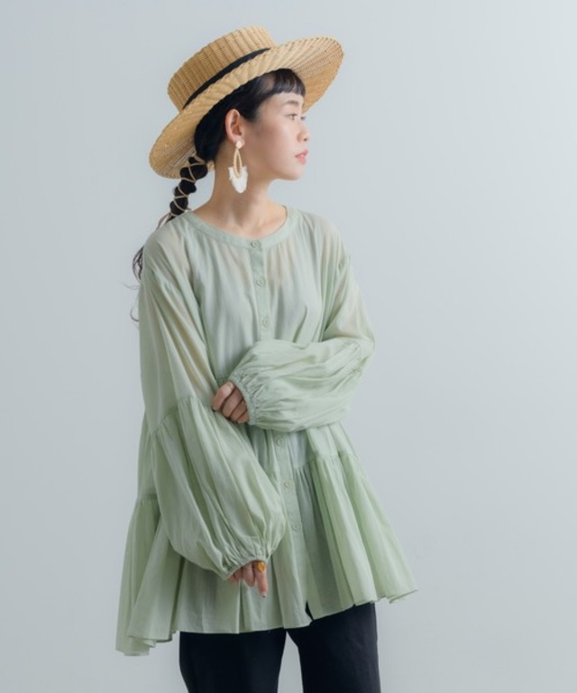 ティアードブラウス