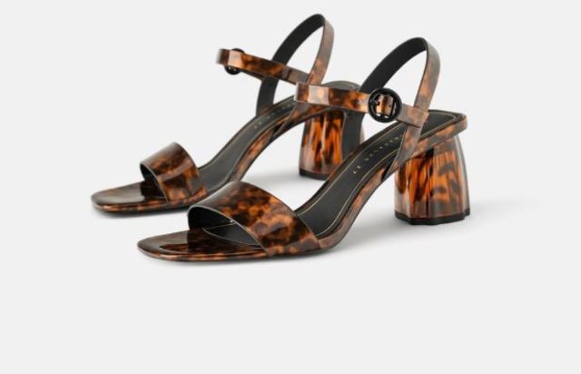 チャンキーヒール付きべっ甲風サンダル