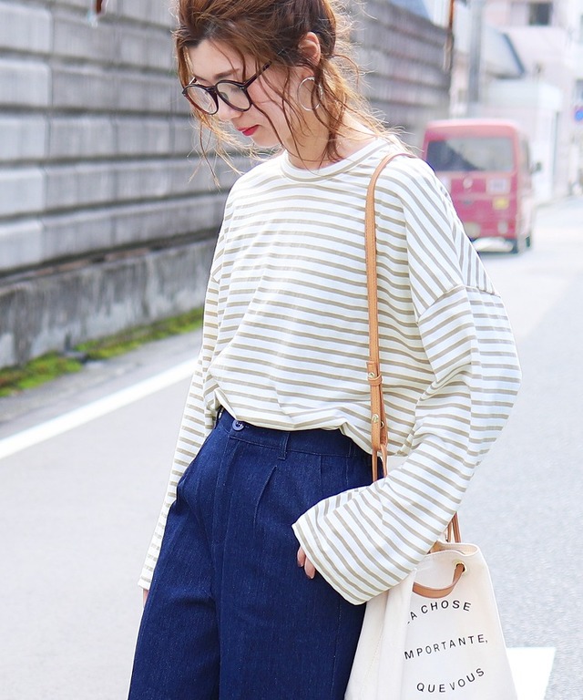 フレア袖ボーダーカットソー