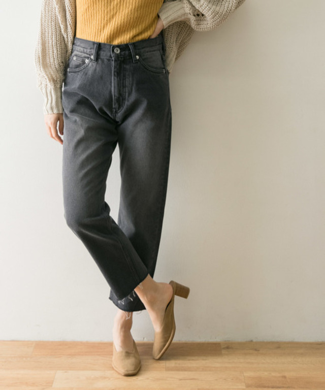 スリムストレートデニムパンツ
