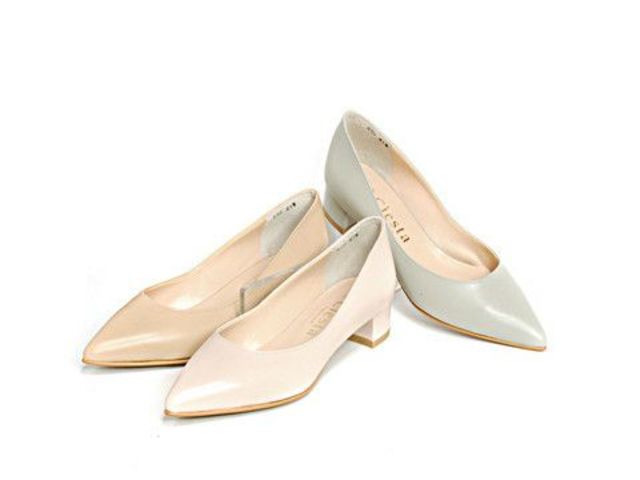 プレーンパンプス