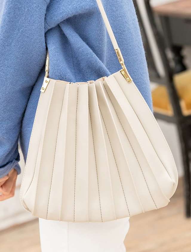 プリーツショルダーバッグ