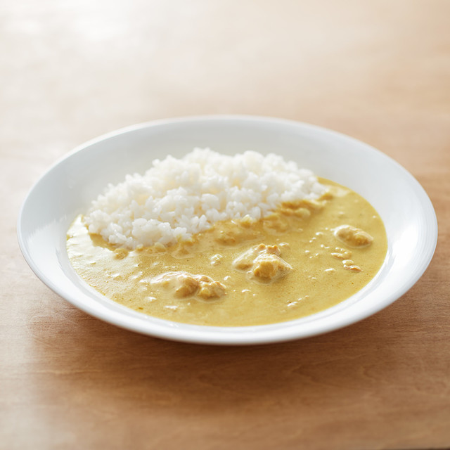 素材を生かした　シチリアレモンのクリーミーチキンカレー １８０ｇ（１人前）