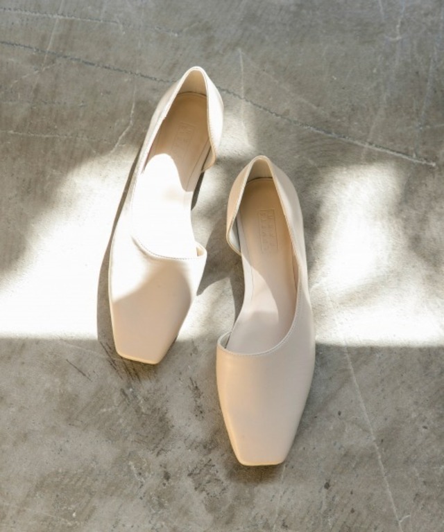 アシメカットフラットシューズ