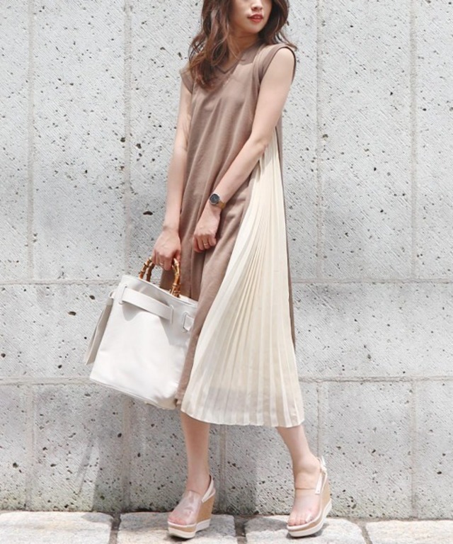 サイドプリーツ半袖ポンチワンピース