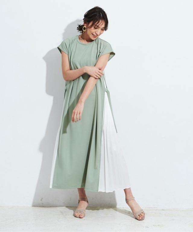 サイドプリーツ半袖カットソーワンピース