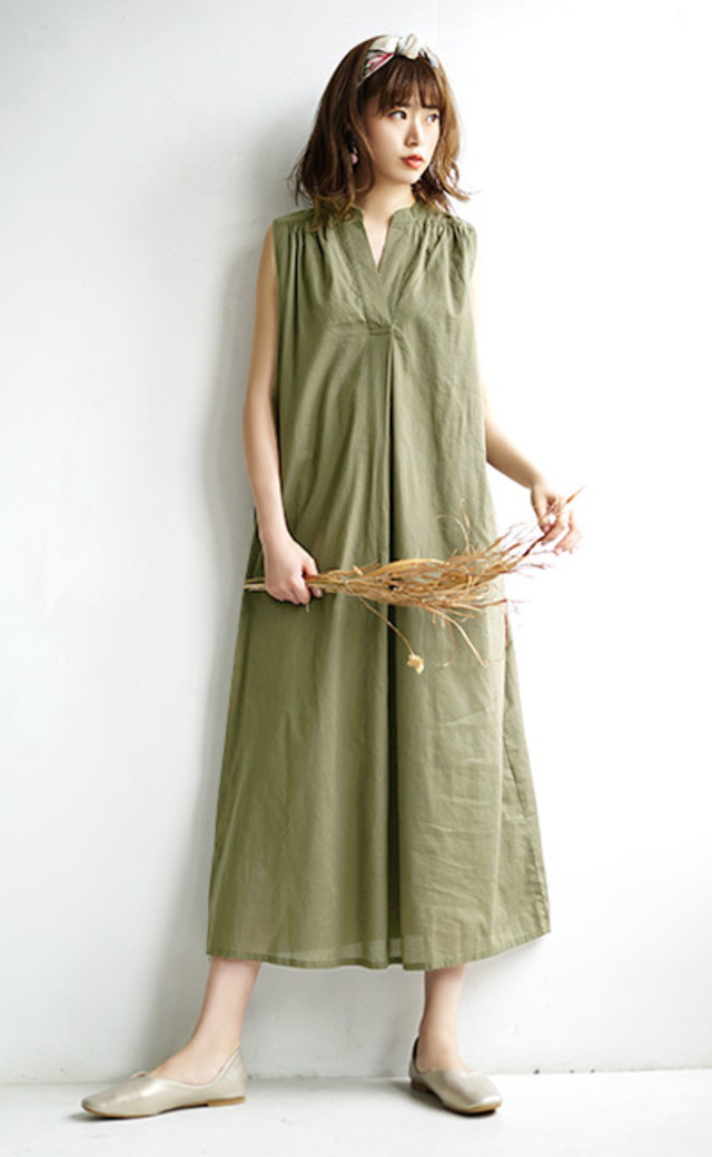 Vネック タックIラインワンピース