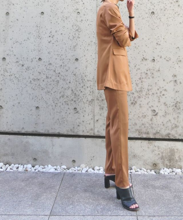 ライトストレートパンツ