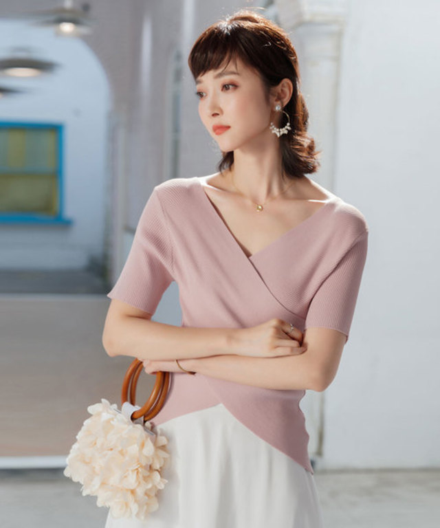 美くびれメイクVネックニット半袖Ver.