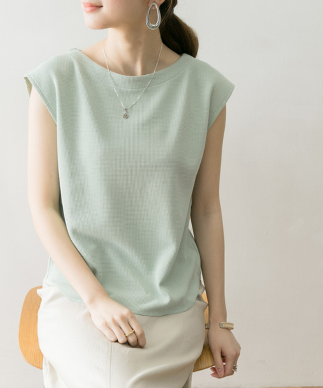 機能素材サーマルボートネックカットソー