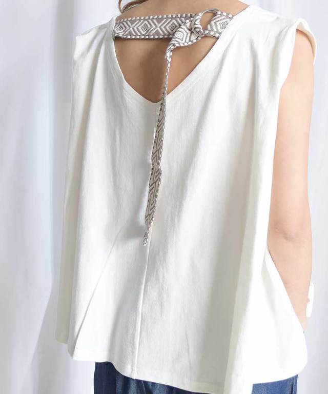 Back belt flare sleeveless tops