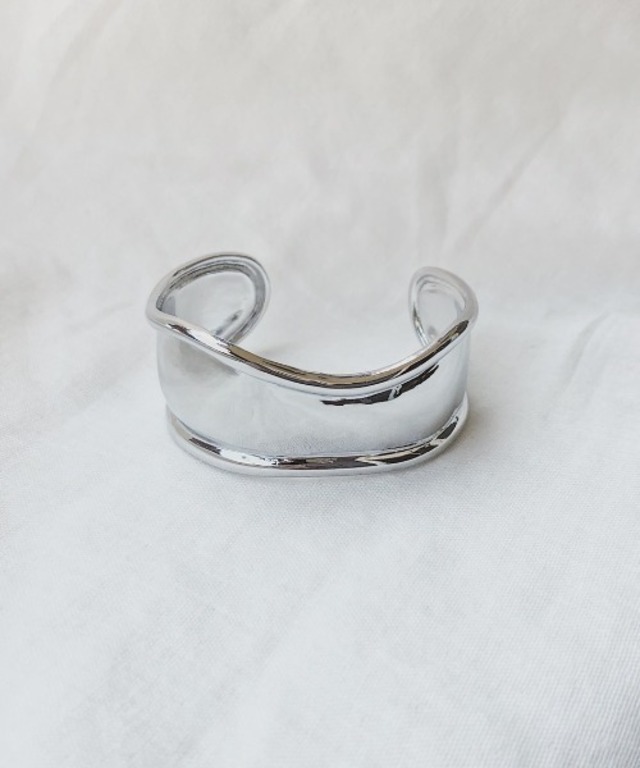 メタルボリュームバングル