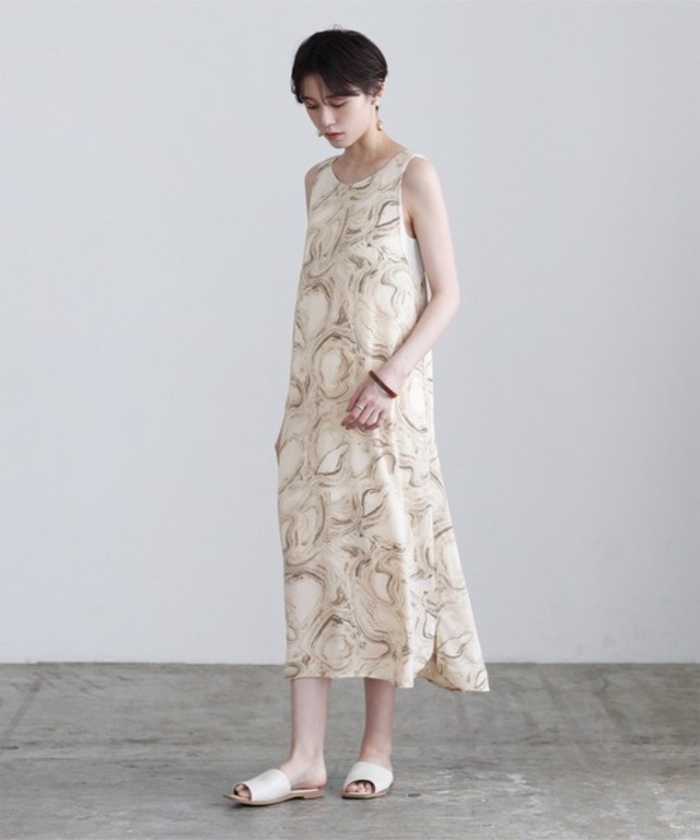 バッククロスワンピース