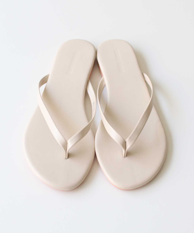 via j(ヴィアジェイ) トングビーサン