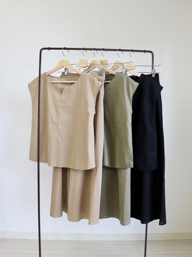 キーネックトップス×ロングスカートSET
