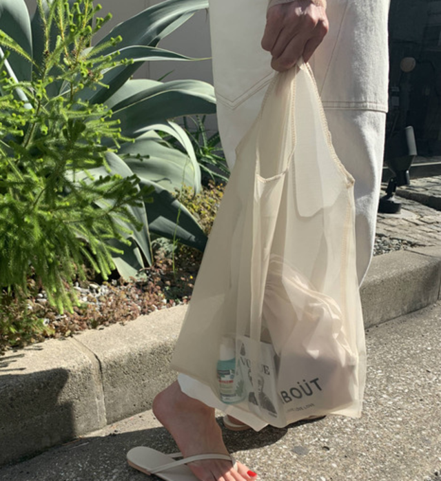 via j オーガンジー巾着付きバッグ