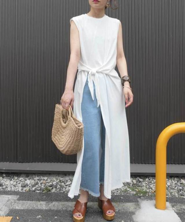 スリットノースリワンピース