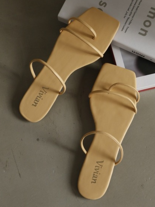 スクエアトゥ華奢ストラップトングフラットサンダル