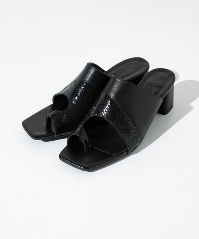 アシメデザインサンダル