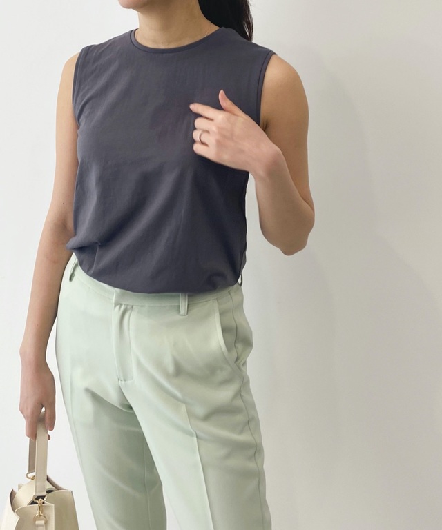 ベーシックノースリーブトップス