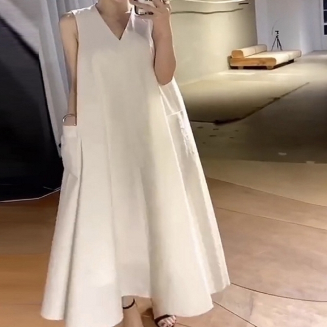 ポケット付きVネックワンピース