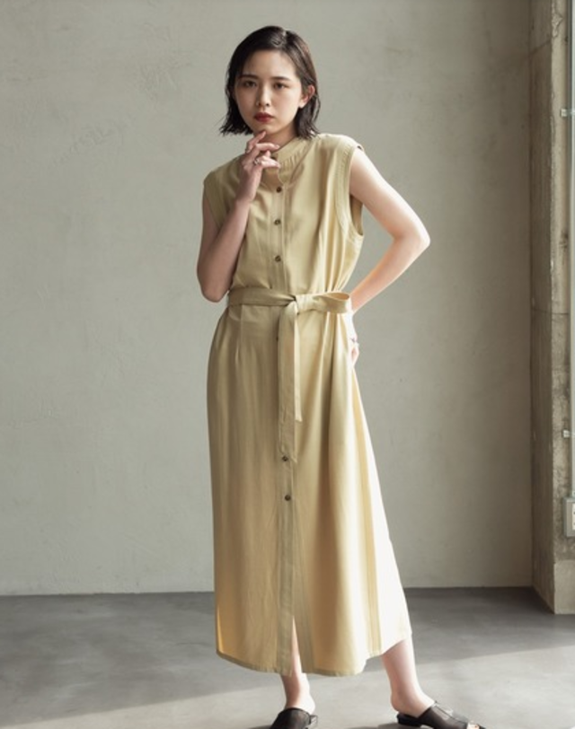 バンドカラーノースリジレワンピース