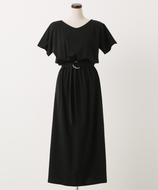 共地ベルト付きウエストギャザーワンピース