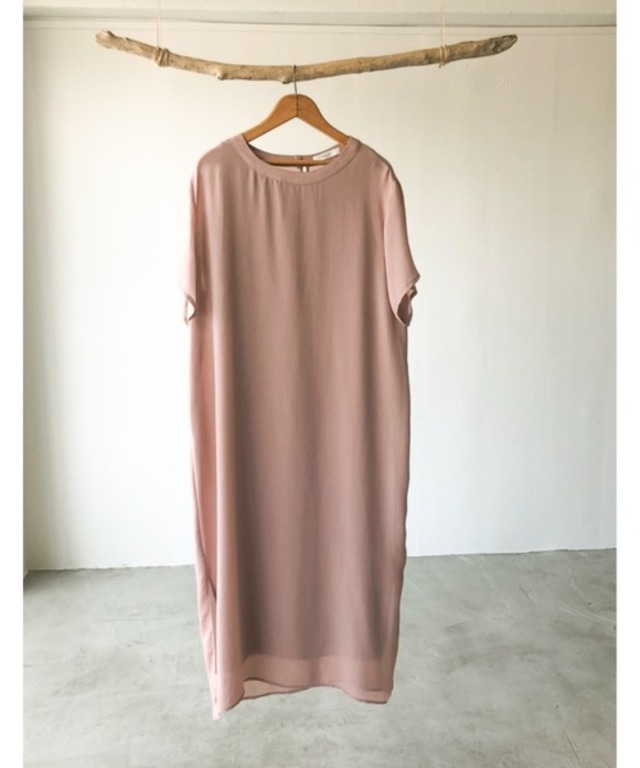 バックスリットカフタンシアーワンピース