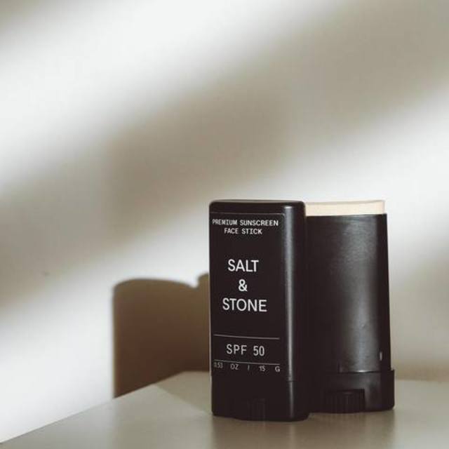 スティックタイプ日焼け止め