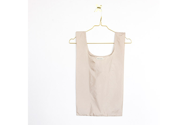 シンプルなショッピングバッグ