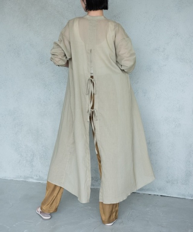 バックスリットシアーロングシャツワンピース