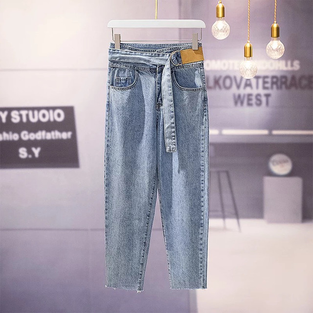 レザータグベルトデニムパンツ