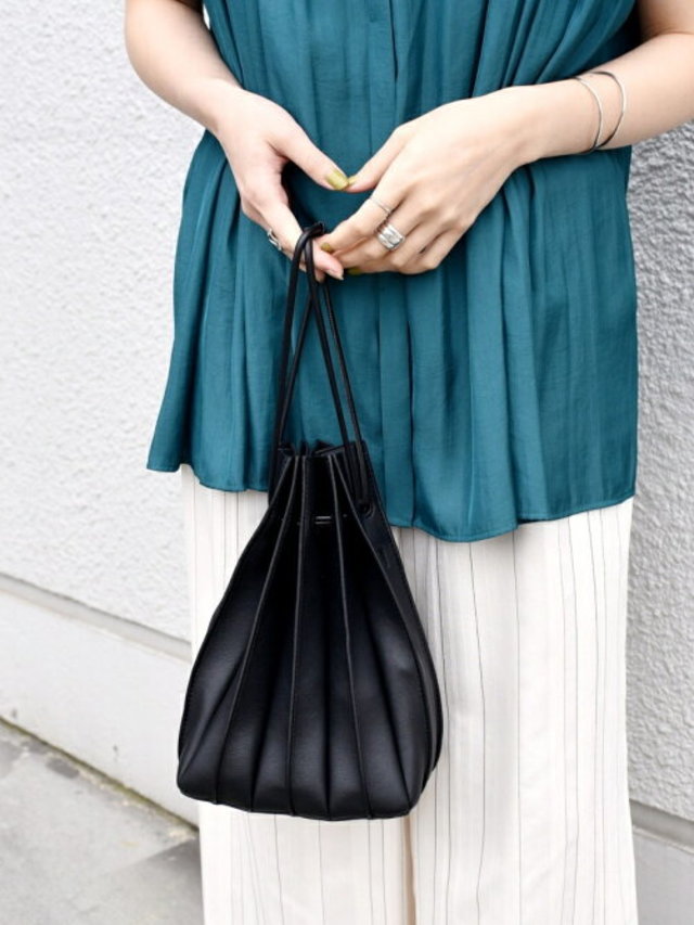 プリーツライク巾着バッグ