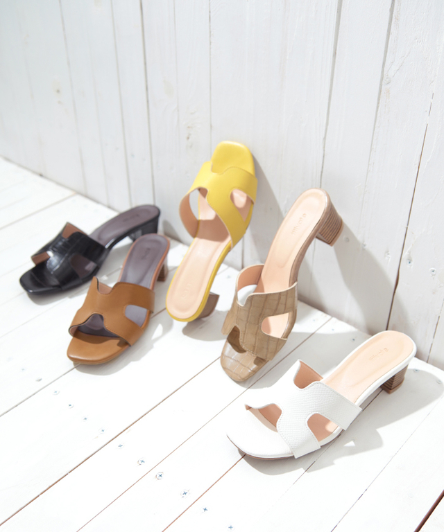 スクエアトゥヒールサンダル