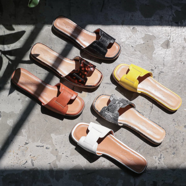 スクエアベルトフラットサンダル