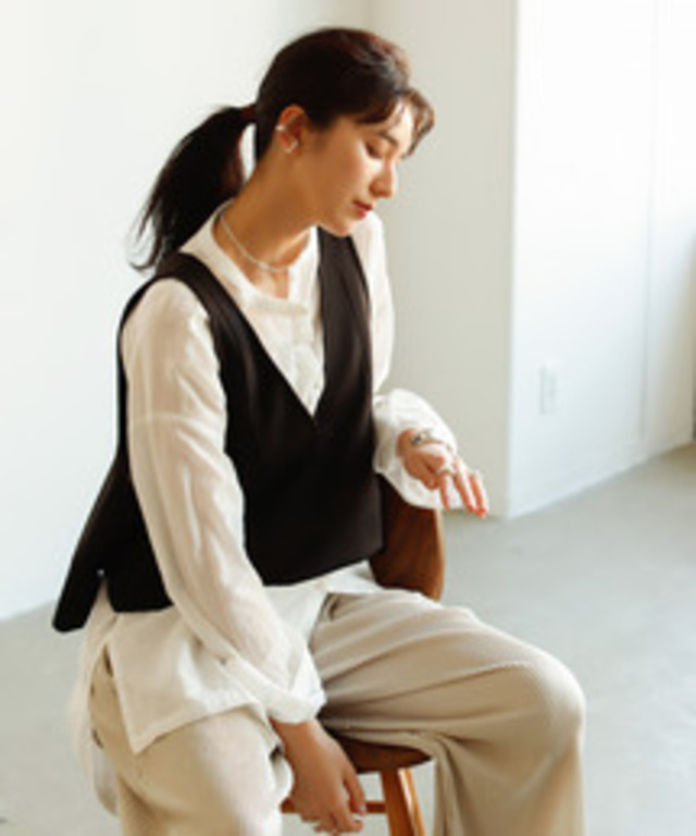 ラインVネックショートベスト