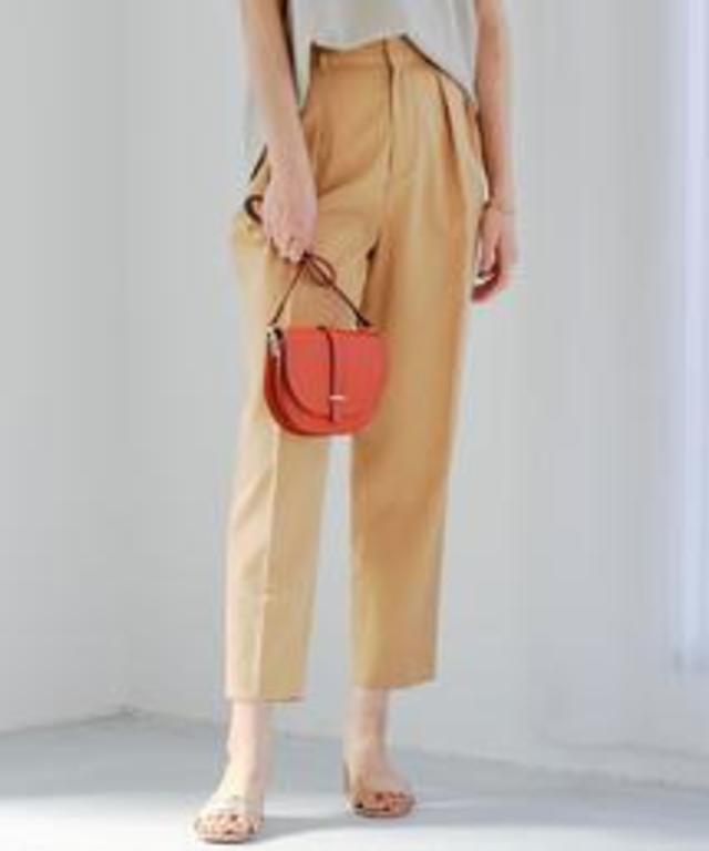 ベルトツキ テーパード パンツ